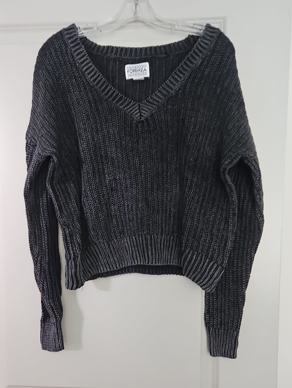 Gently Used Dark Greyish Forenza / VS Pink XS Sweater